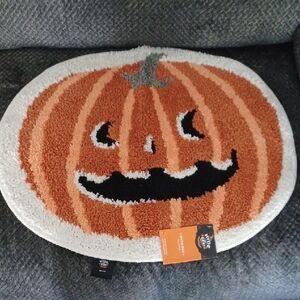 New Hide and Eek 18" x 22" Pumpkin Bath Rug